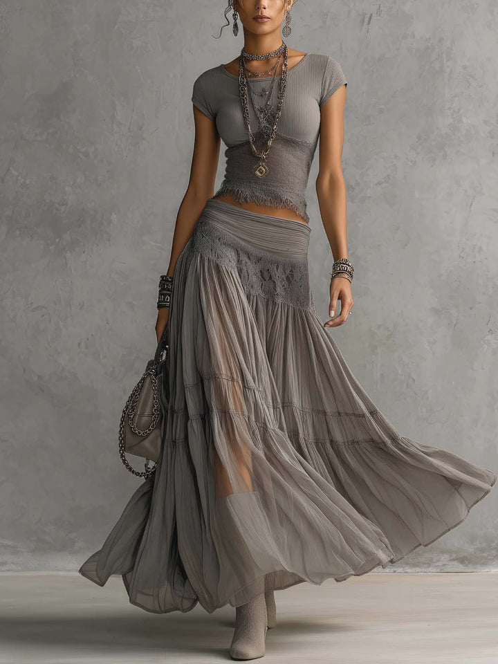 Christine™ | Completo top grigio con inserti in pizzo e gonna lunga plissettata