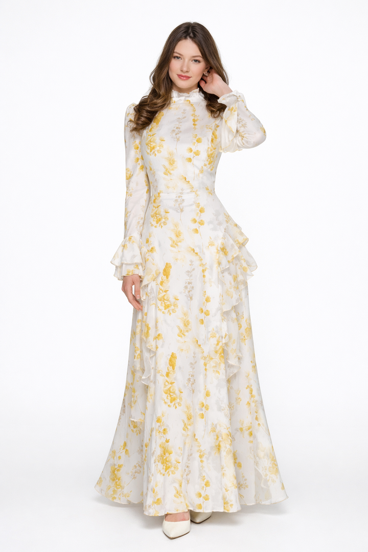 Elisabeth | Abito maxi asimmetrico in chiffon beige con collo alto e stampa a olio