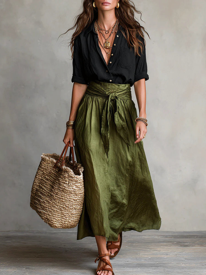 Vera – Completo di due pezzi: t-shirt nera e gonna midi verde oliva