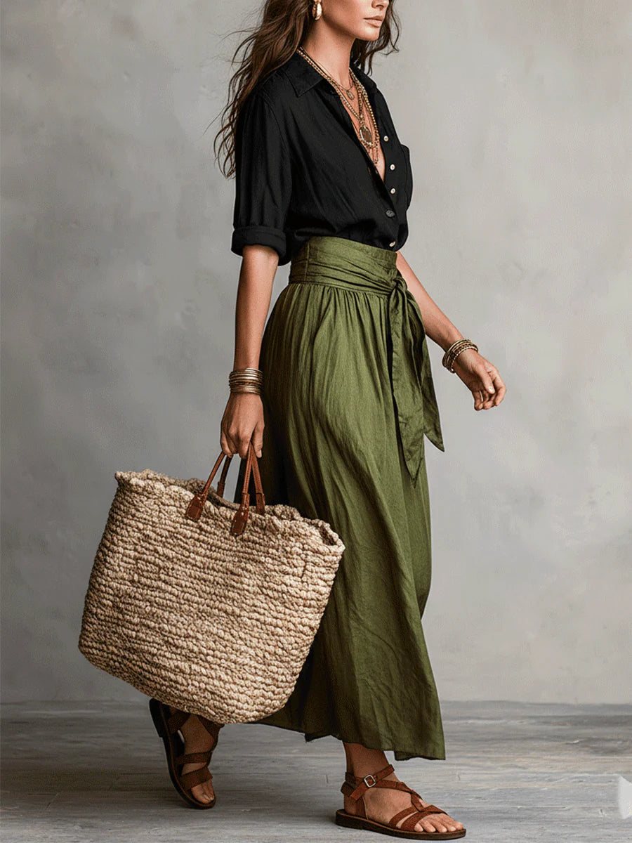 Vera – Completo di due pezzi: t-shirt nera e gonna midi verde oliva